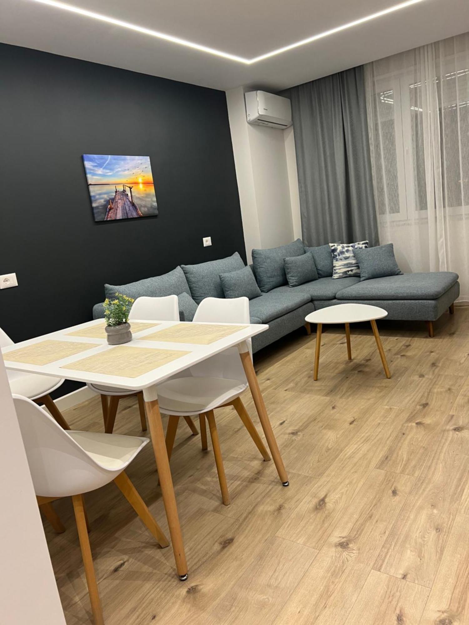 Port View Apartment 2 ドゥラス エクステリア 写真