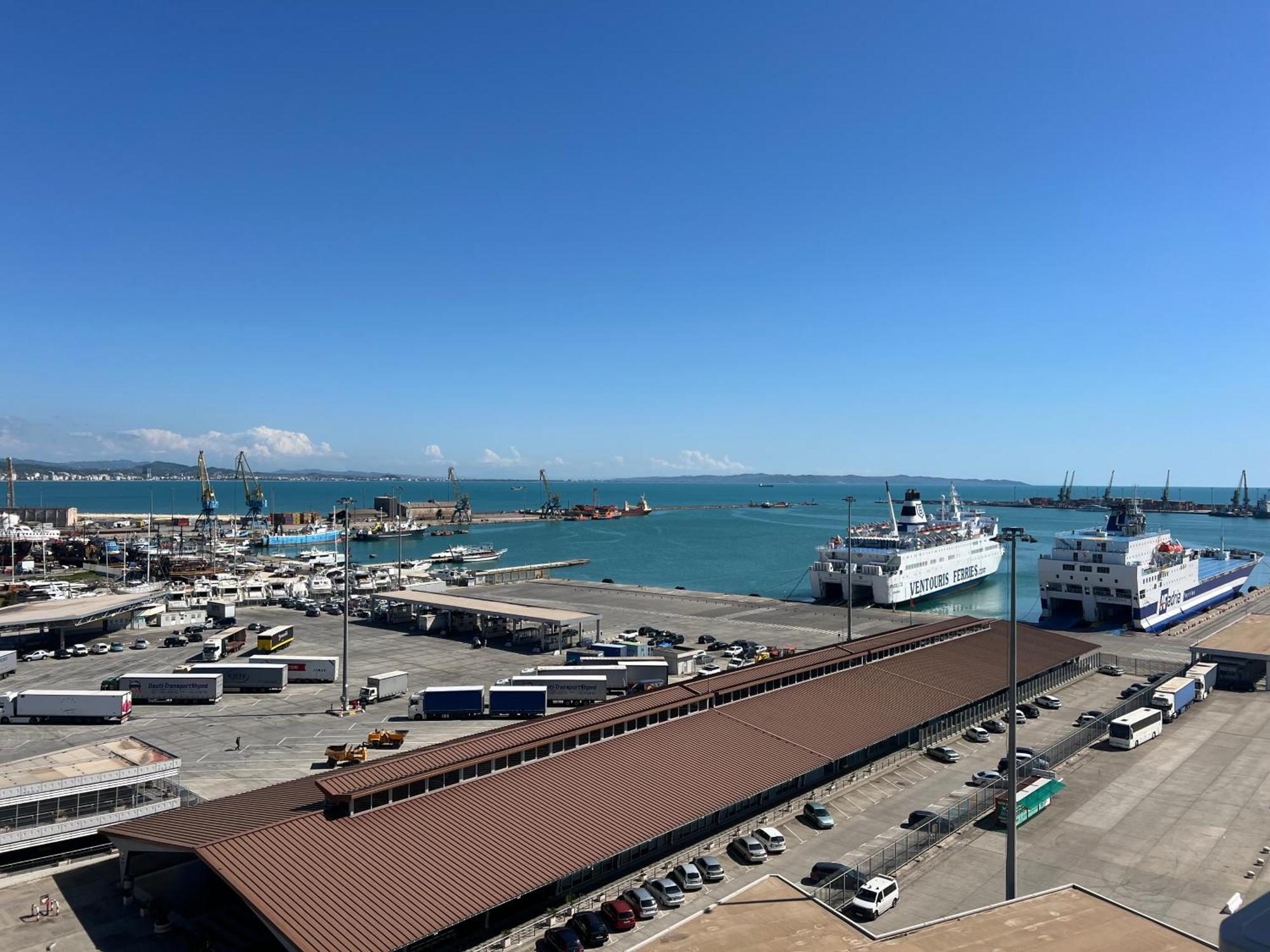 Port View Apartment 2 ドゥラス エクステリア 写真