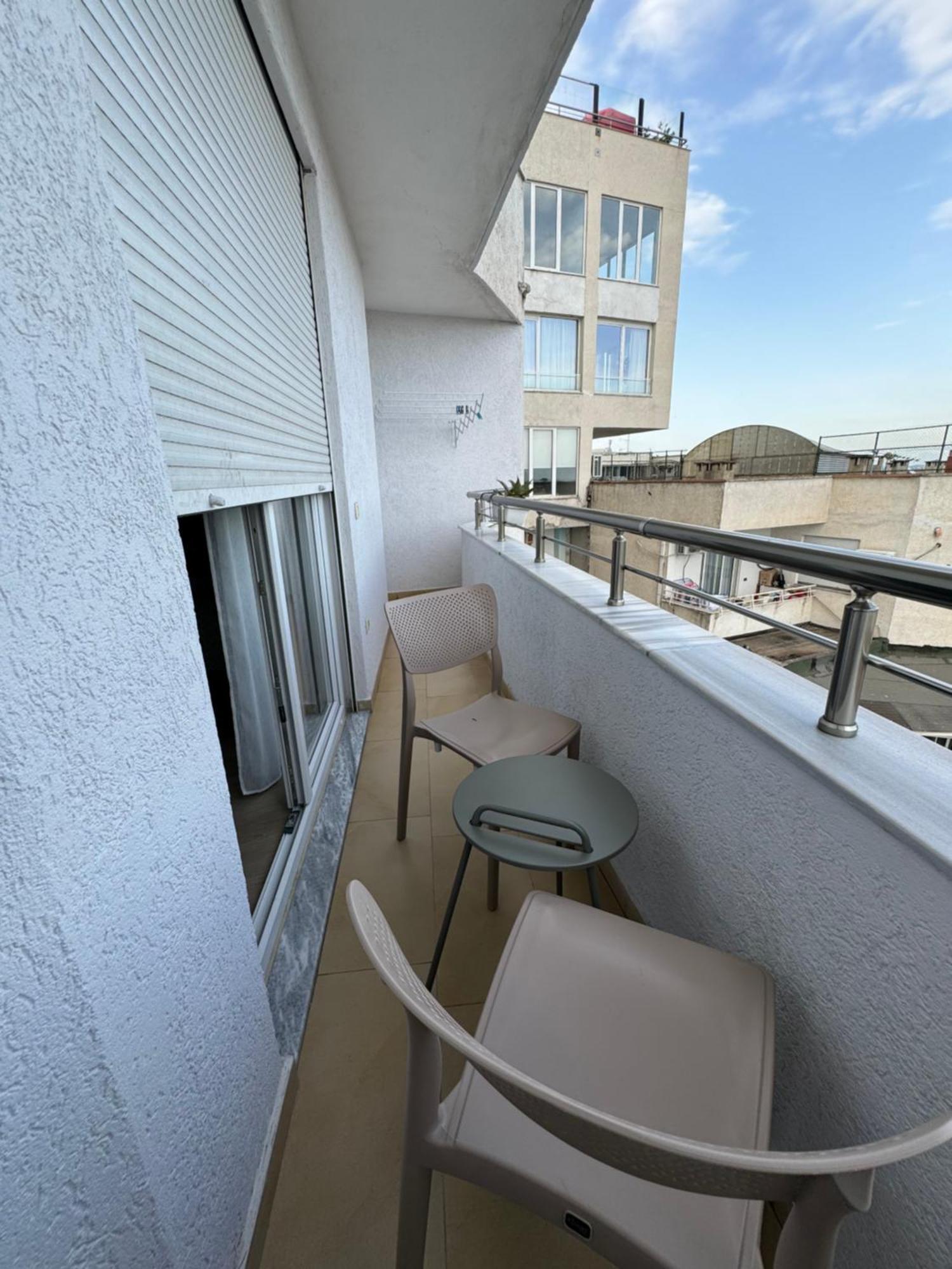 Port View Apartment 2 ドゥラス エクステリア 写真